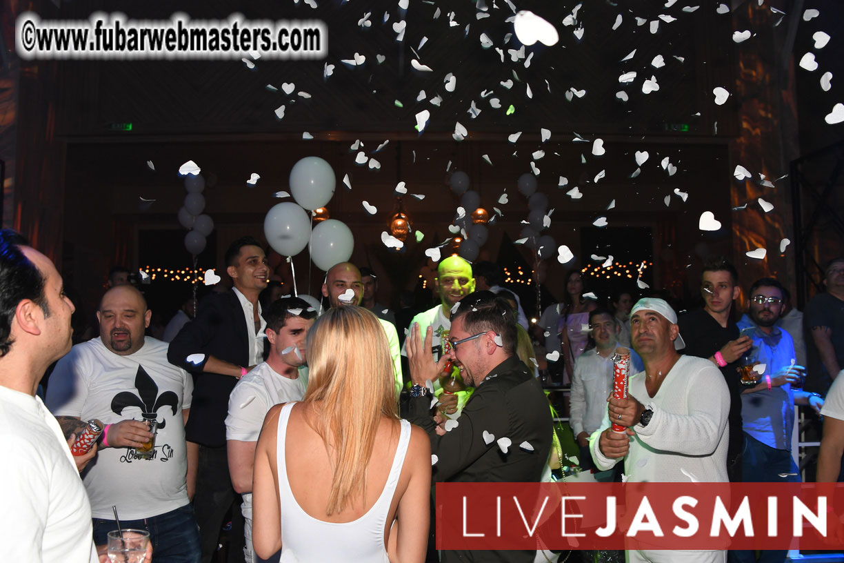 FreeWebCams White Party