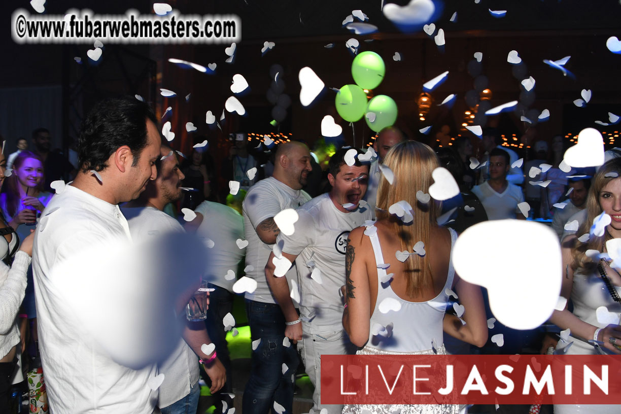 FreeWebCams White Party