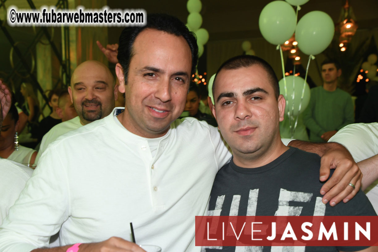 FreeWebCams White Party