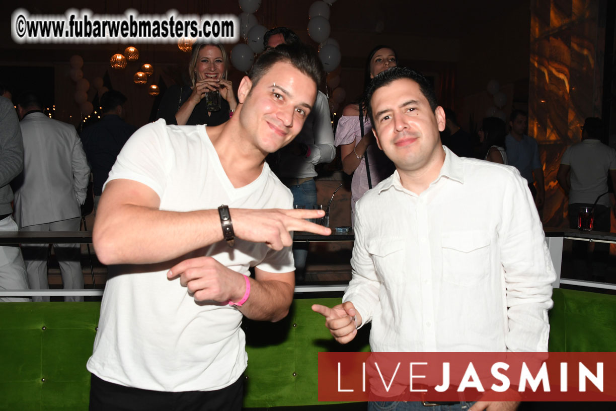 FreeWebCams White Party