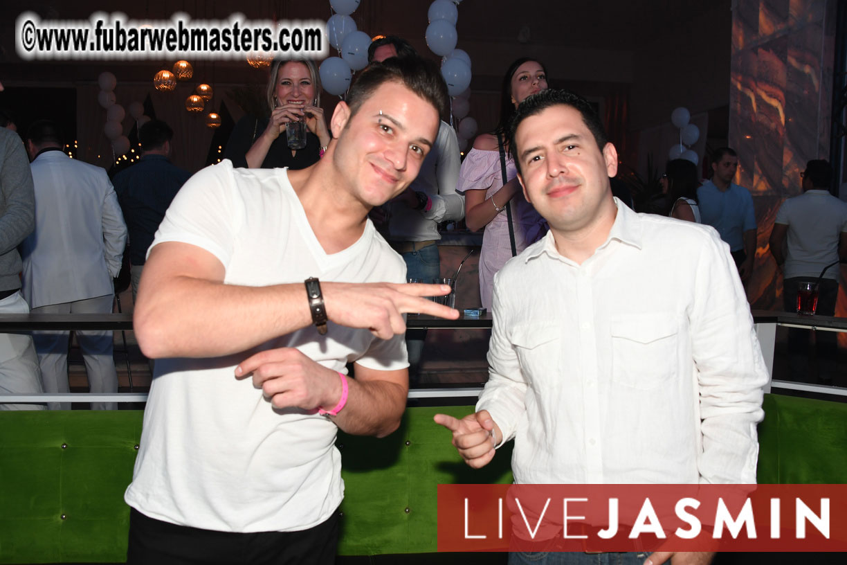 FreeWebCams White Party