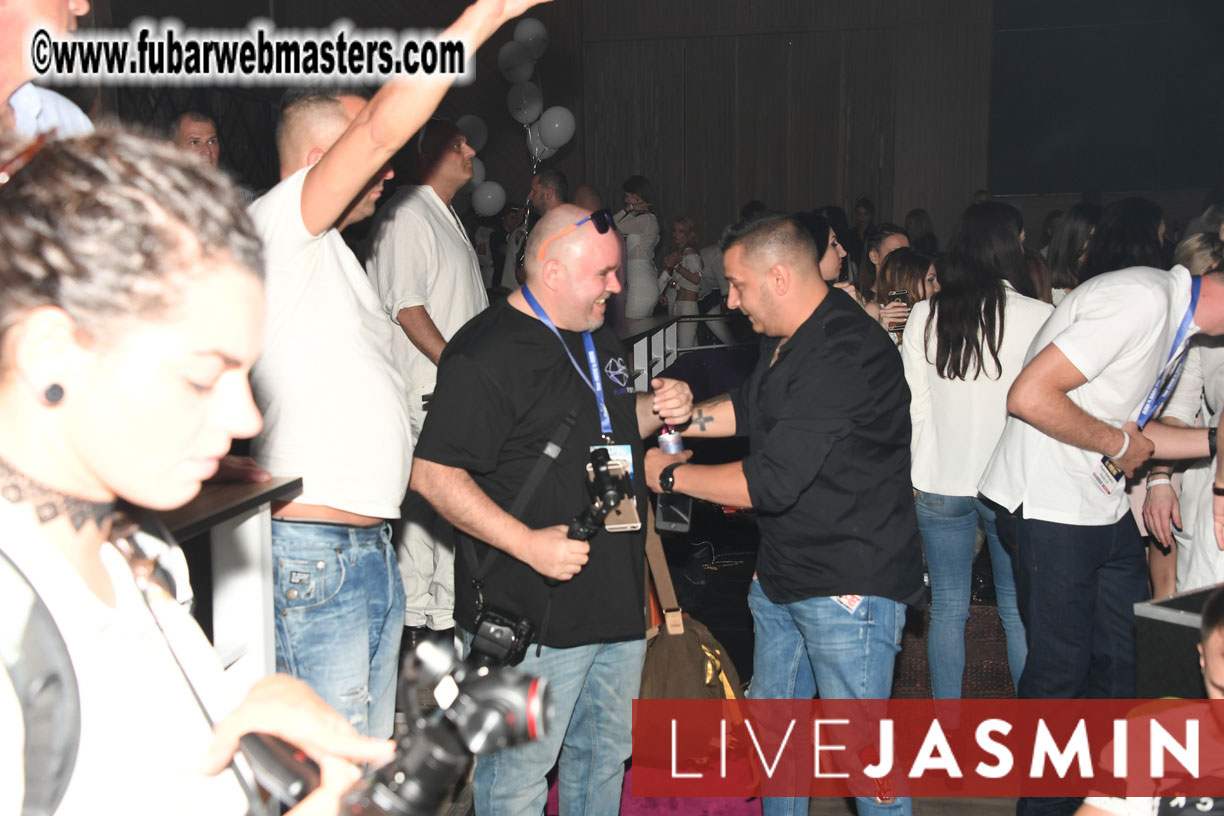 FreeWebCams White Party