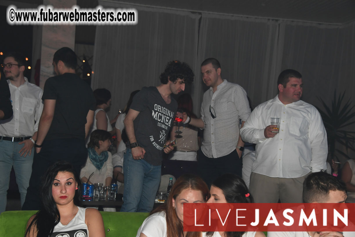 FreeWebCams White Party