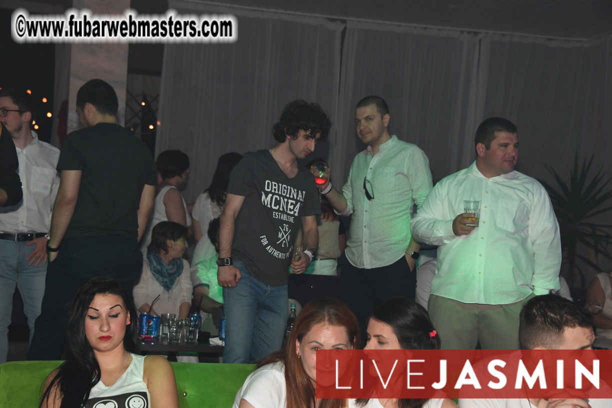 FreeWebCams White Party