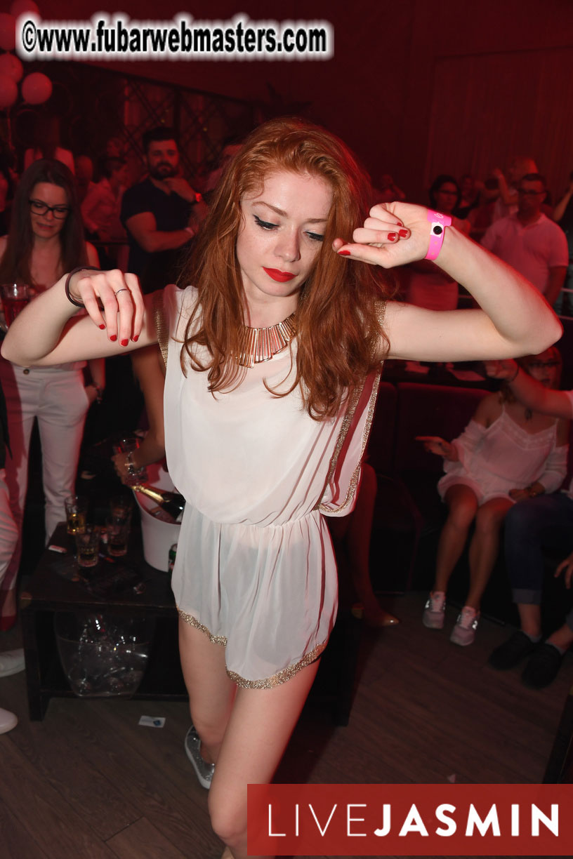 FreeWebCams White Party