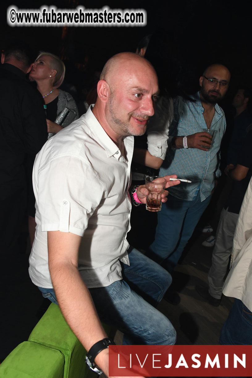 FreeWebCams White Party