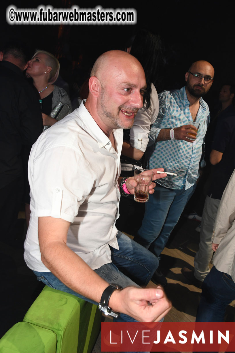 FreeWebCams White Party