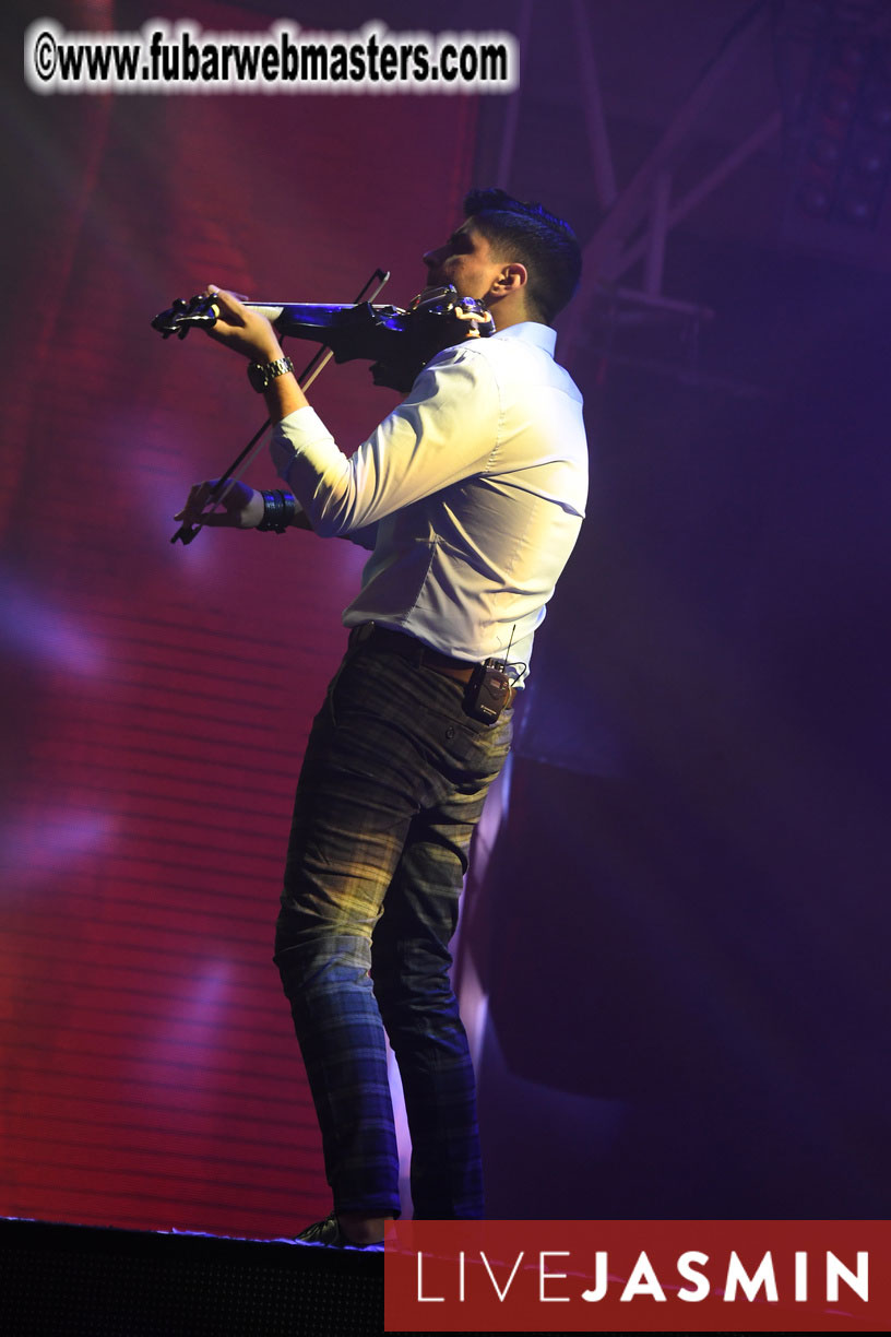 FreeWebCams White Party