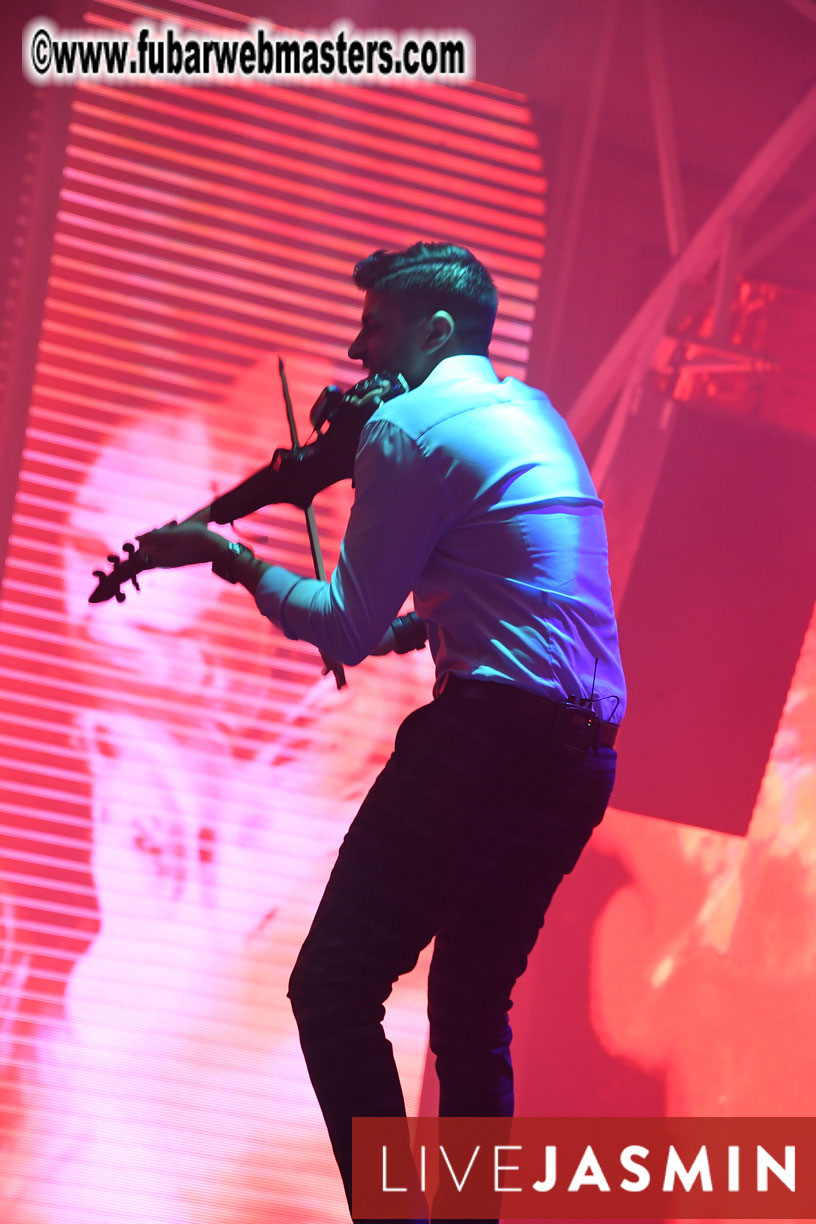 FreeWebCams White Party