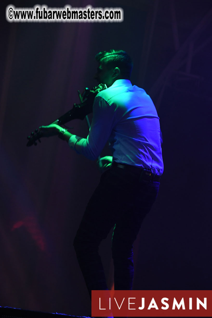 FreeWebCams White Party