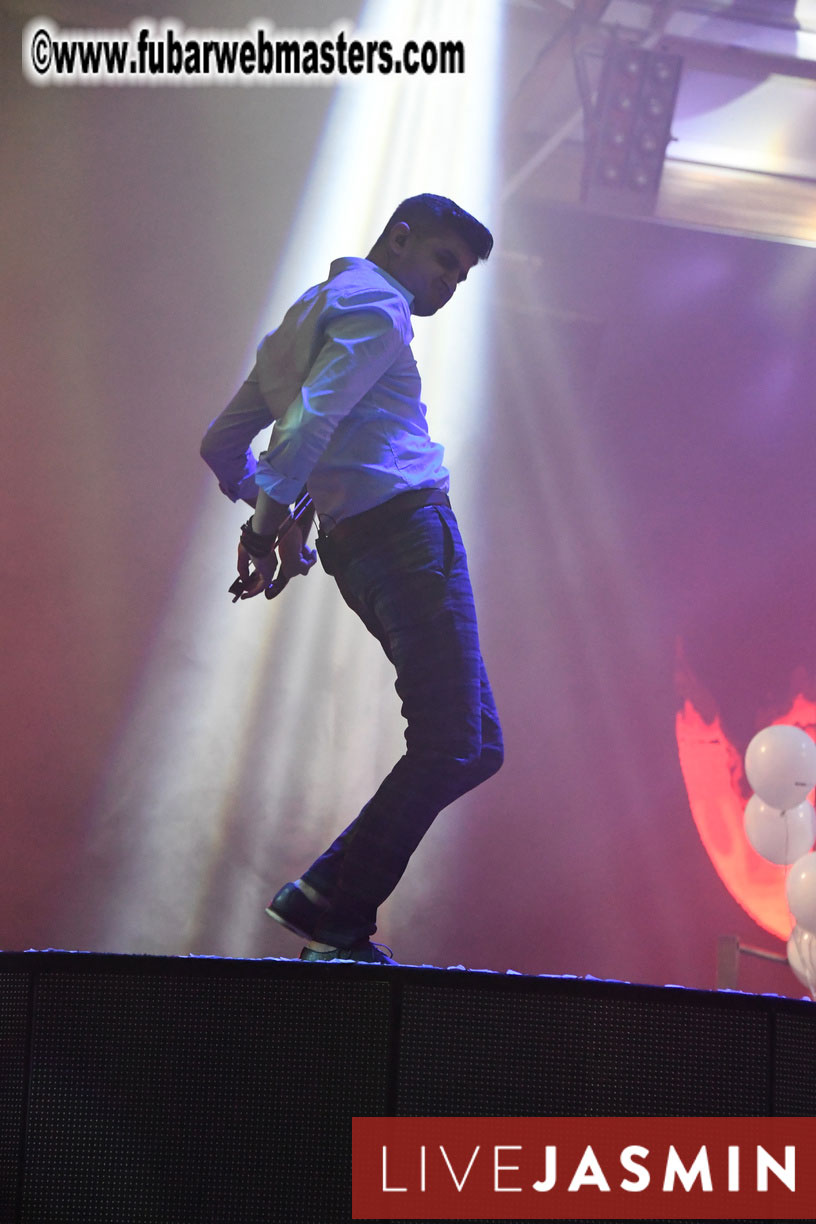 FreeWebCams White Party