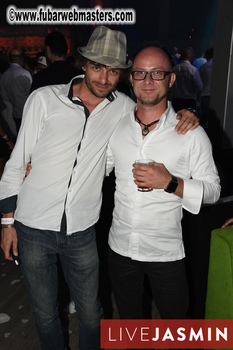 FreeWebCams White Party