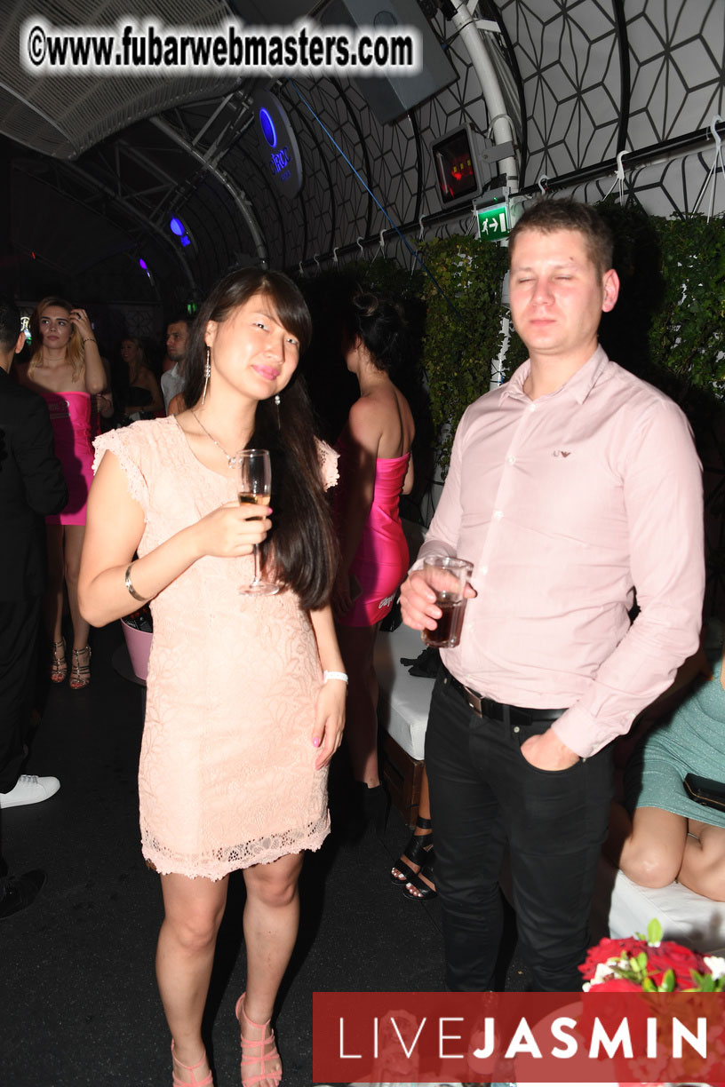 Jasmin Crazy Red Party