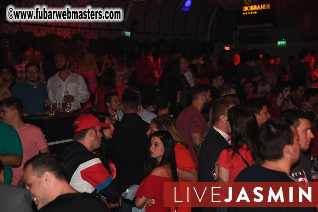 Jasmin Crazy Red Party