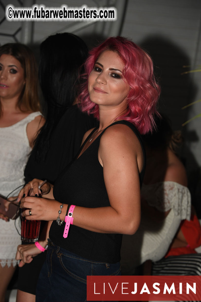 Jasmin Crazy Red Party