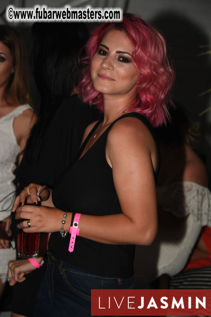 Jasmin Crazy Red Party