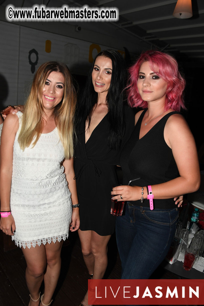 Jasmin Crazy Red Party