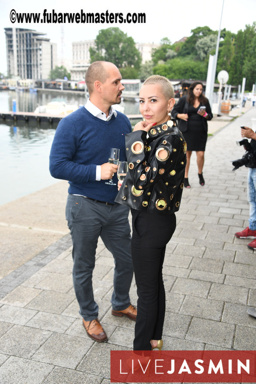 YNOT Cam Girl Dinner