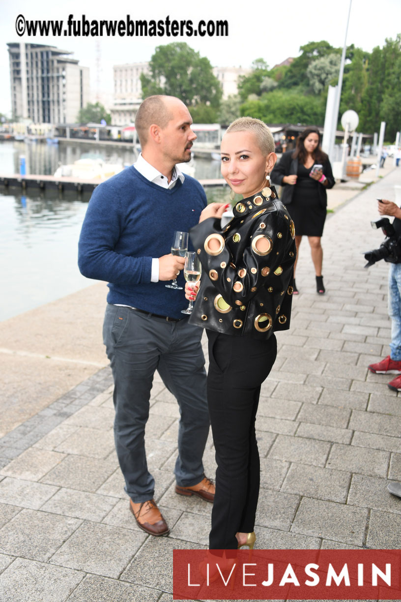 YNOT Cam Girl Dinner