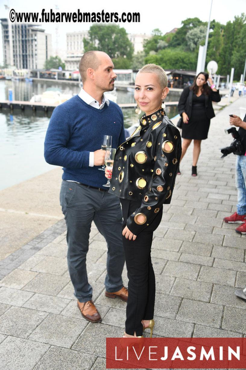 YNOT Cam Girl Dinner