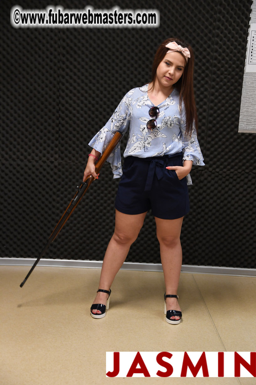 Royal Girls - Shooting Range