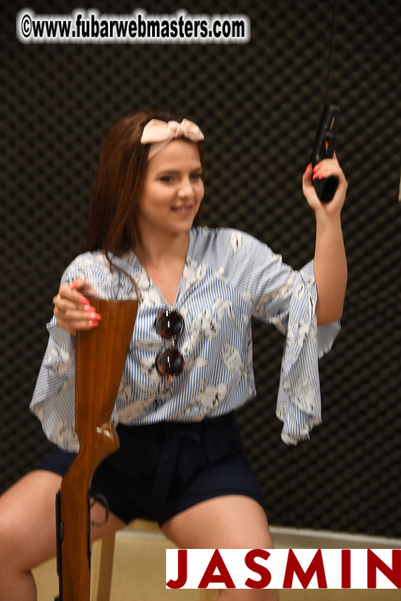Royal Girls - Shooting Range