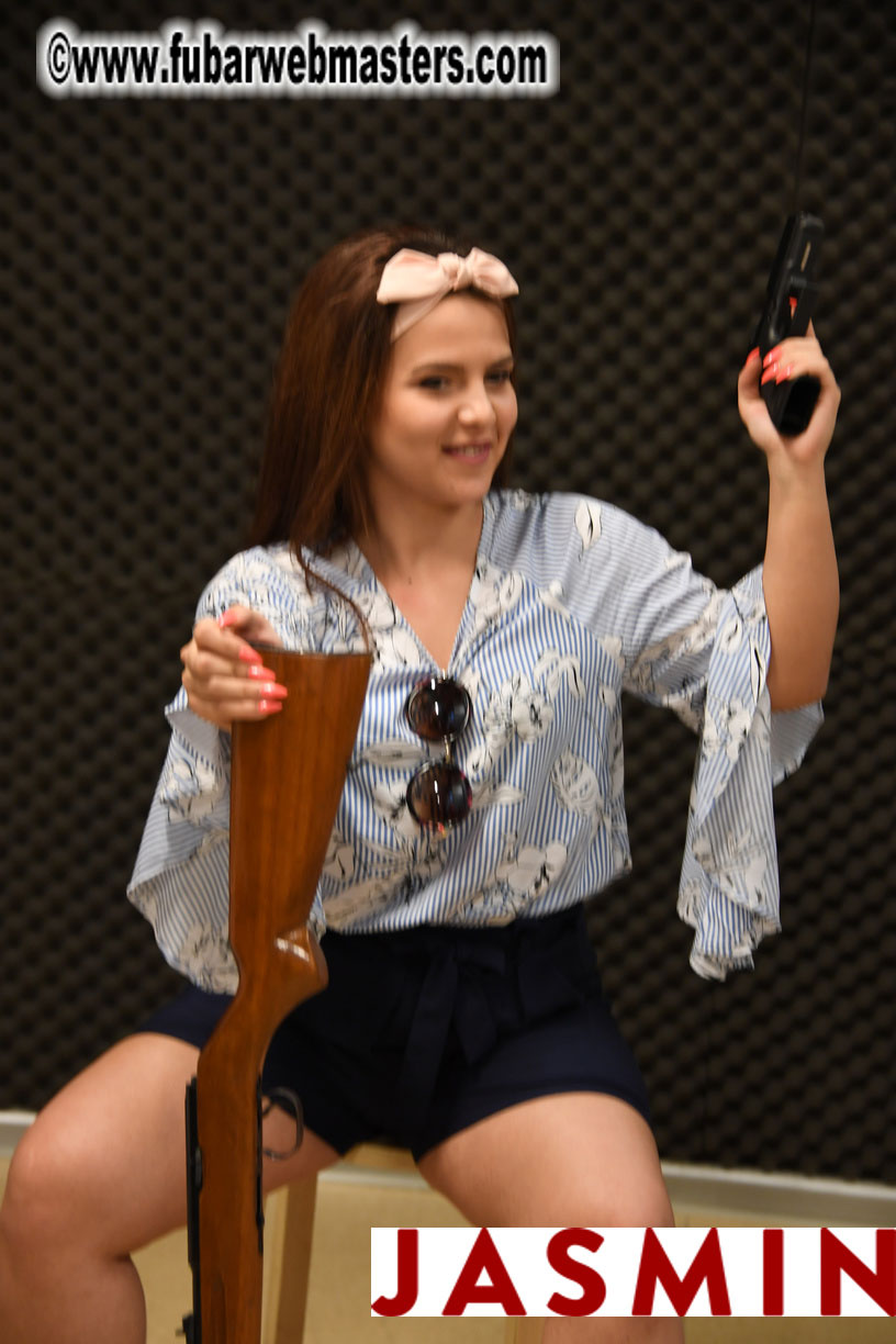 Royal Girls - Shooting Range