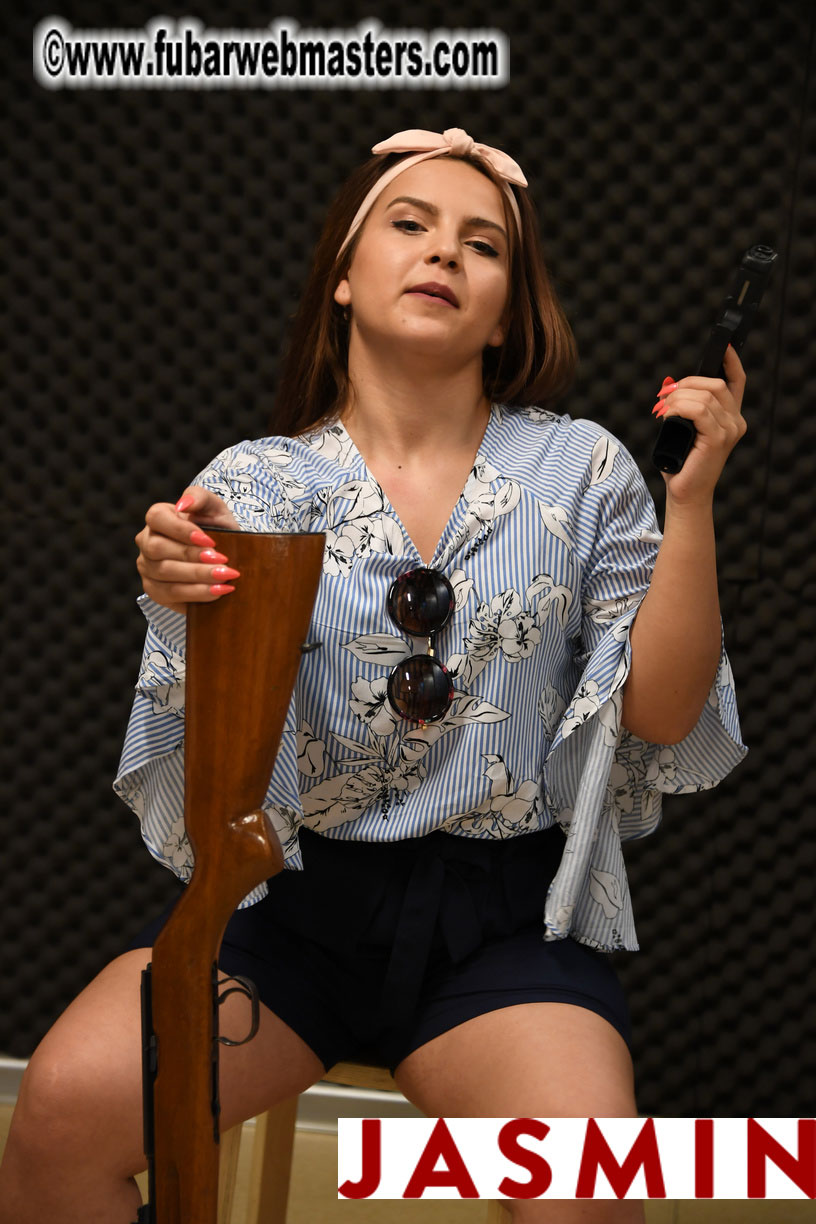 Royal Girls - Shooting Range