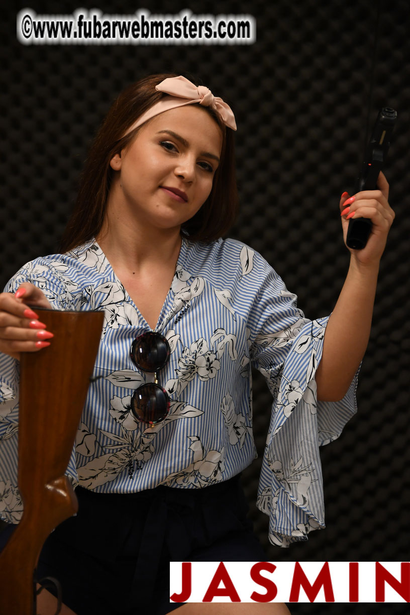 Royal Girls - Shooting Range