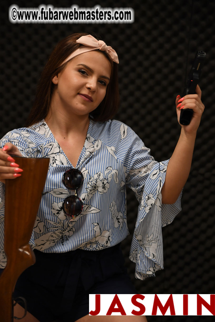 Royal Girls - Shooting Range