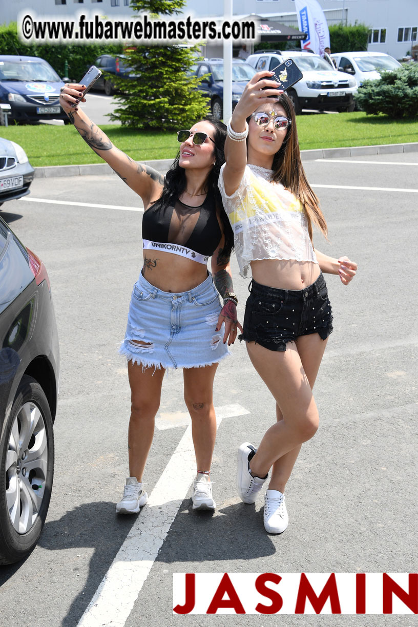 Royal Girls - Shooting Range