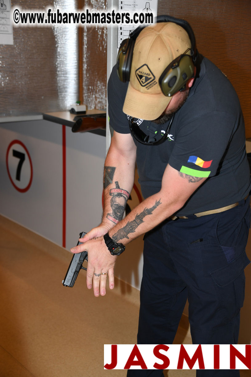 Royal Girls - Shooting Range