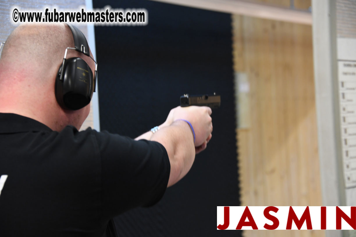 Royal Girls - Shooting Range