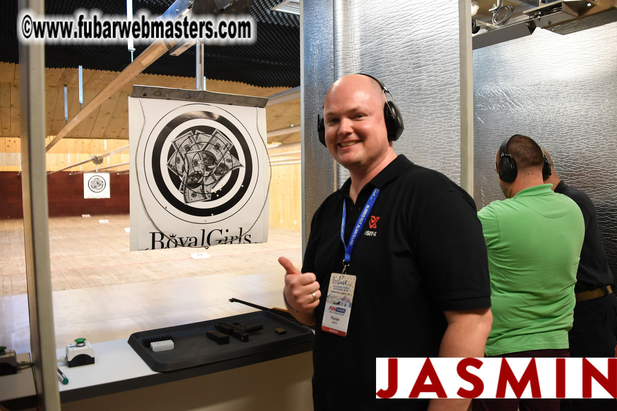 Royal Girls - Shooting Range