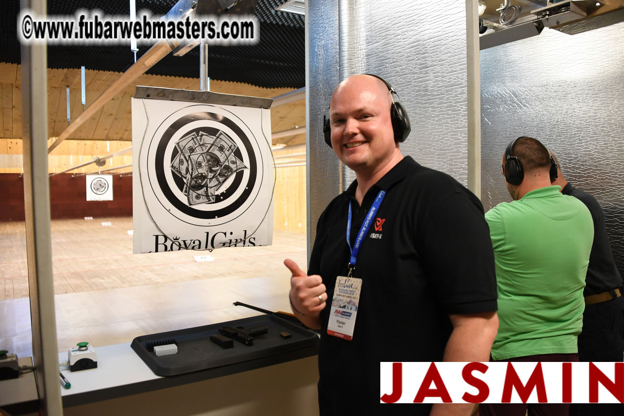 Royal Girls - Shooting Range