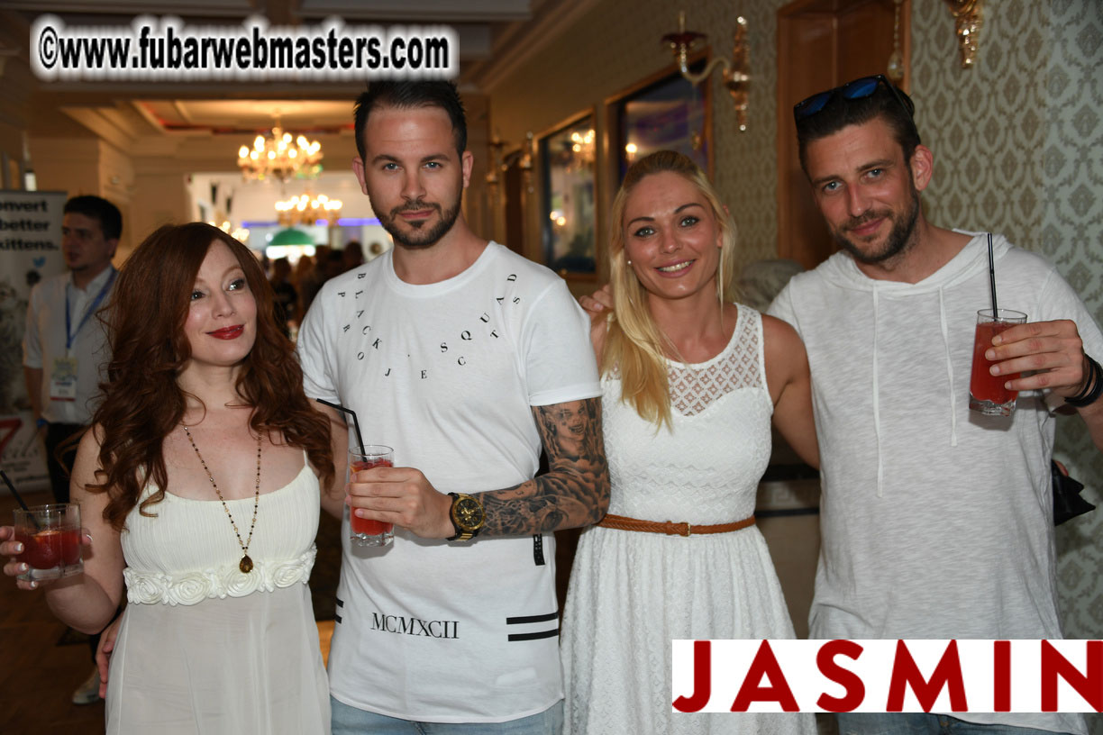 LittleRedBunny Cocktail Hours