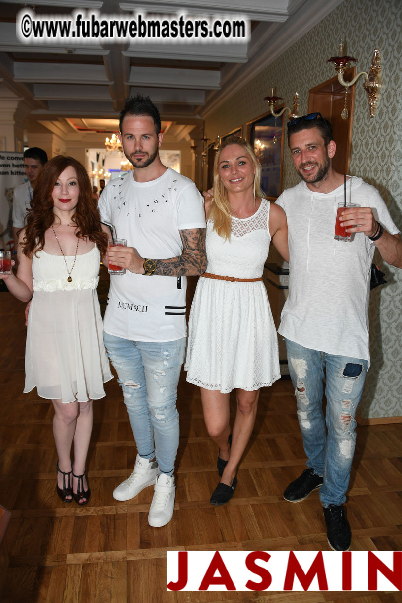 LittleRedBunny Cocktail Hours