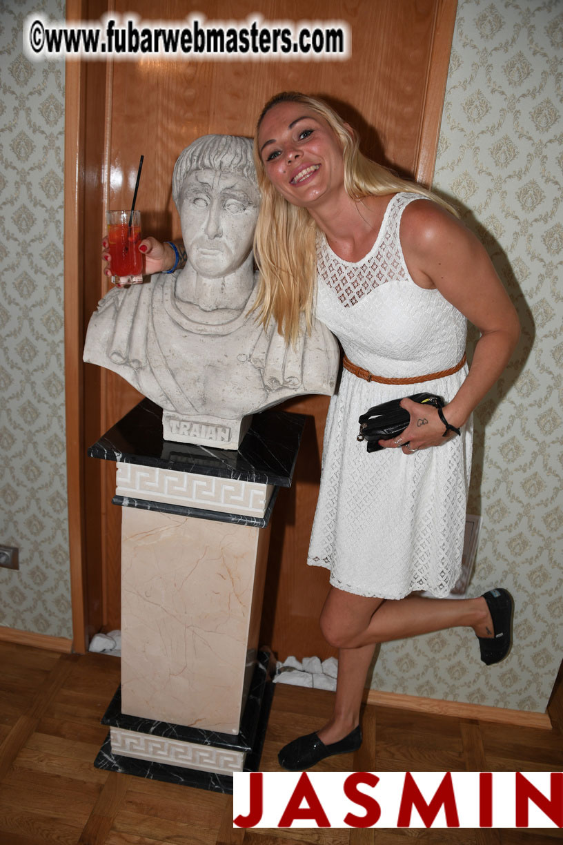 LittleRedBunny Cocktail Hours