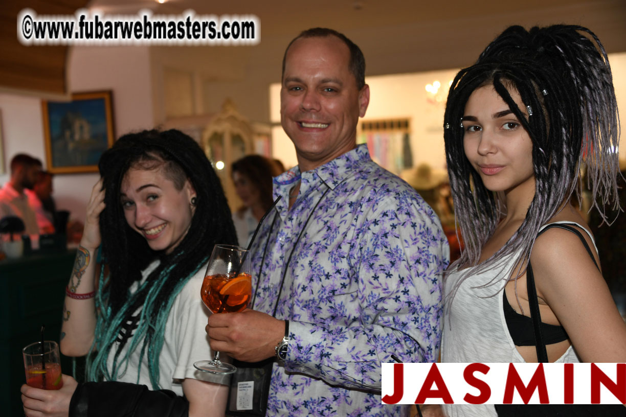 LittleRedBunny Cocktail Hours