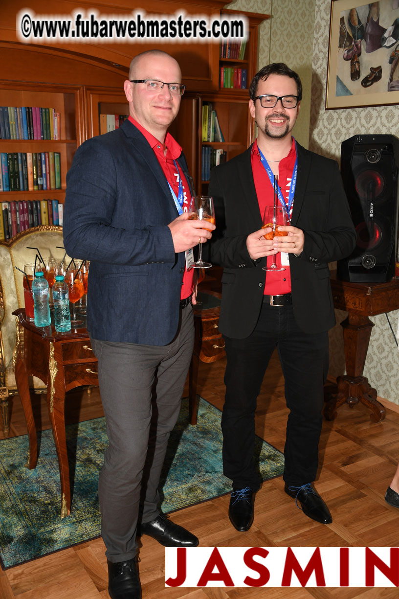 LittleRedBunny Cocktail Hours