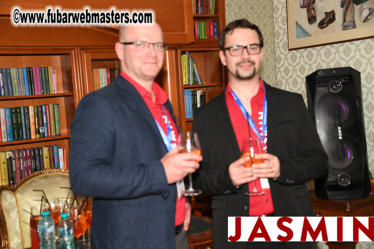 LittleRedBunny Cocktail Hours