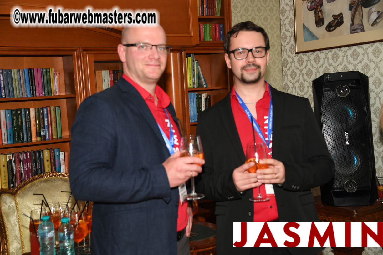 LittleRedBunny Cocktail Hours