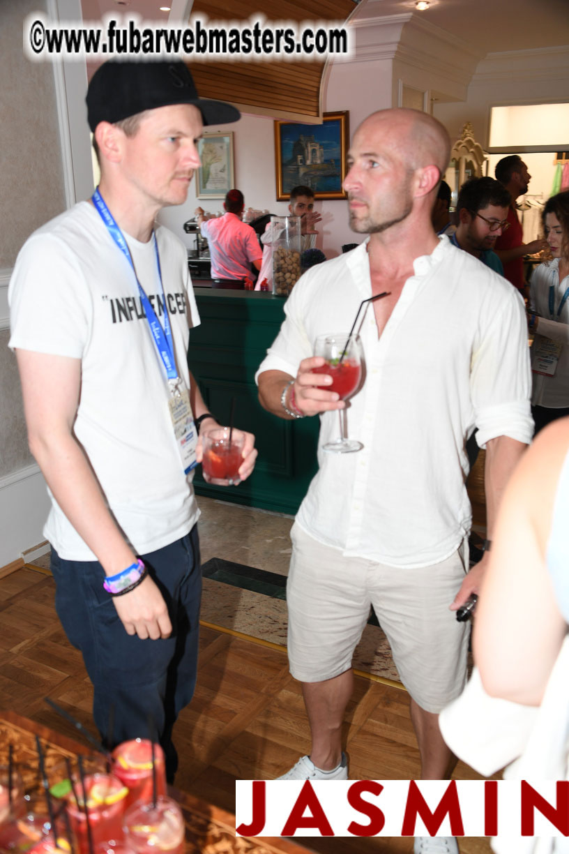 LittleRedBunny Cocktail Hours