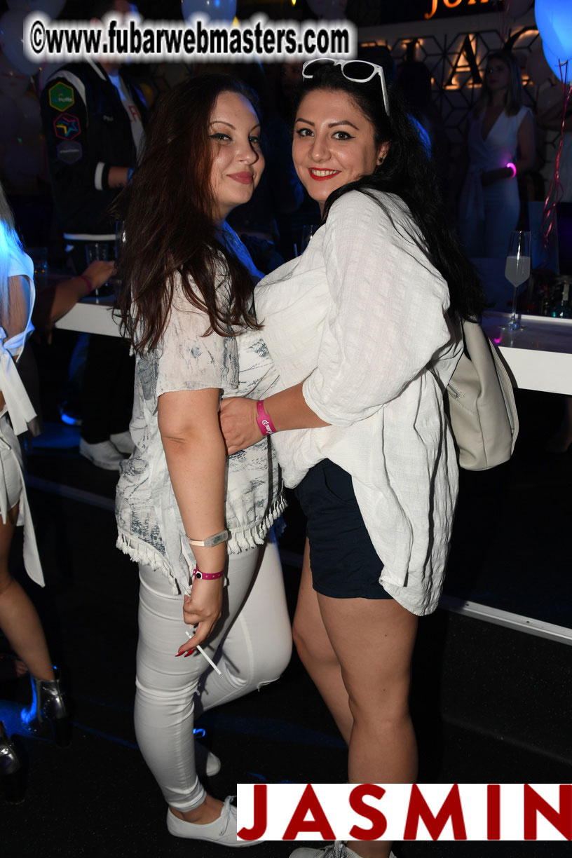 BongaCams SENSATION Party (White Party)