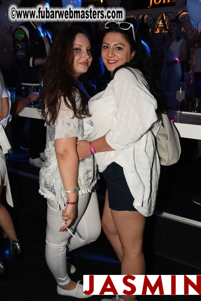 BongaCams SENSATION Party (White Party)