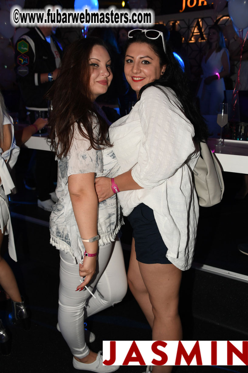 BongaCams SENSATION Party (White Party)