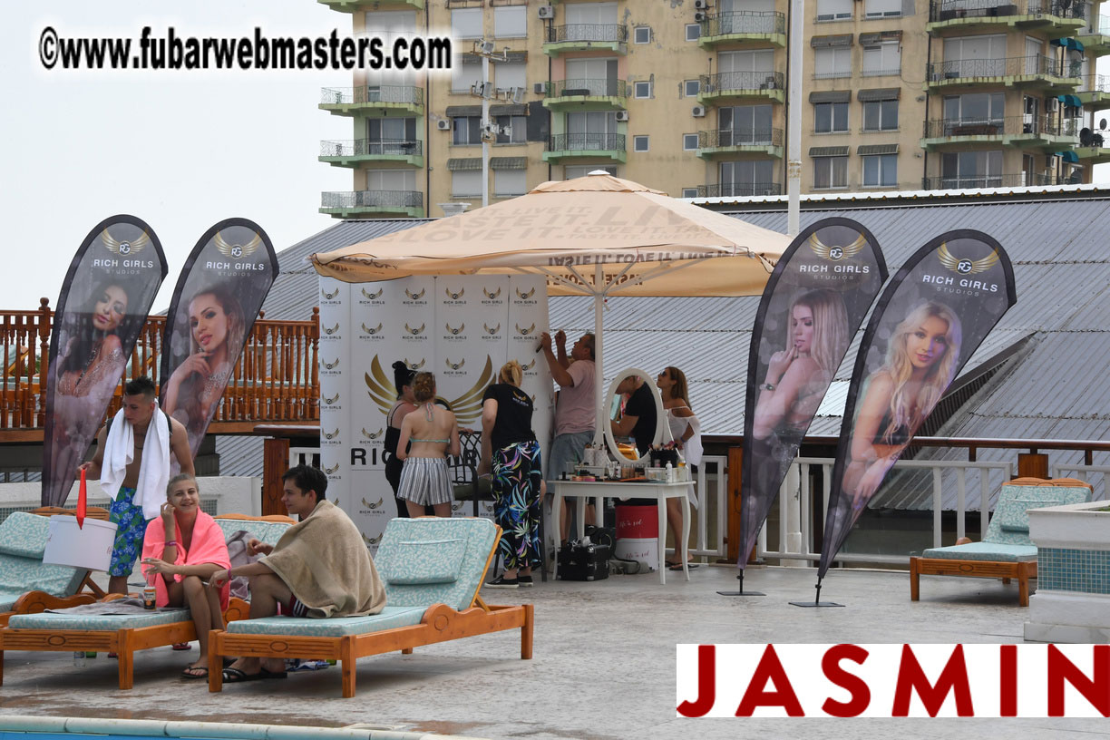 Poolside presentations