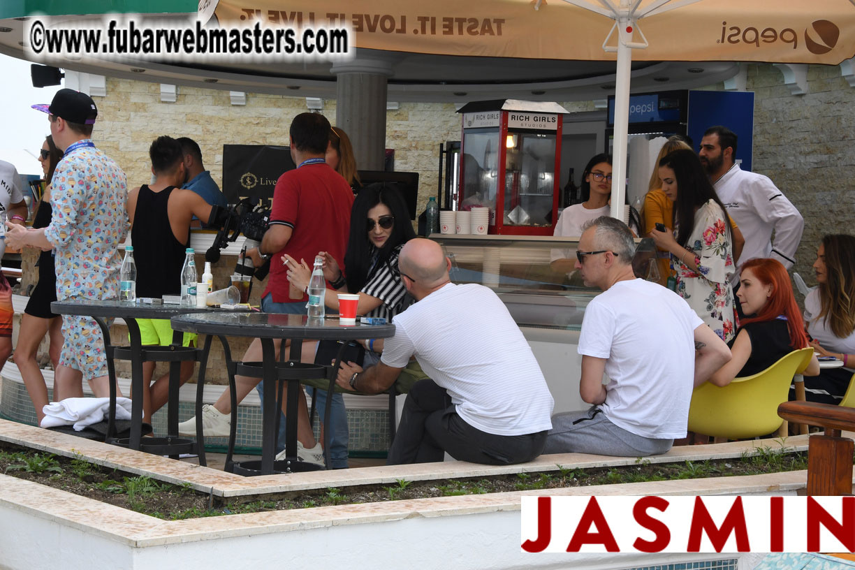 Poolside presentations