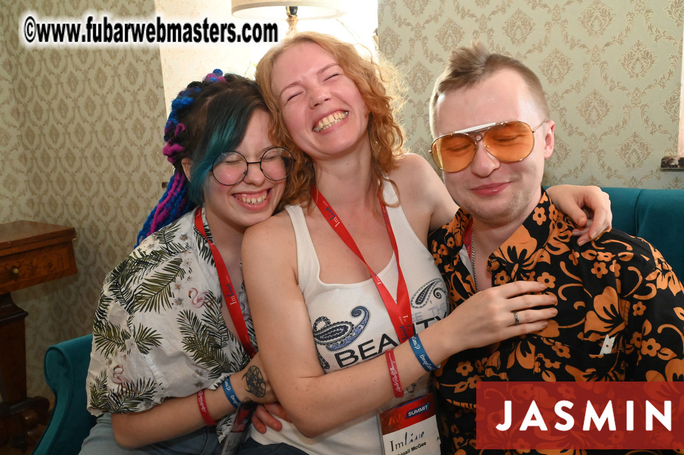 LittleRedBunny Hoppy Hour