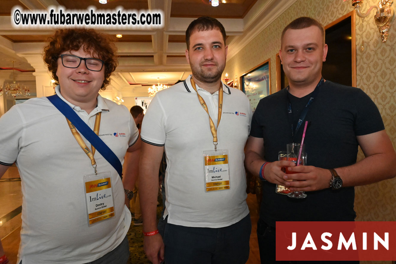 LittleRedBunny Hoppy Hour